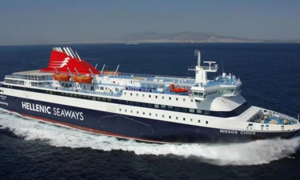 Λέσβος: Κατευθύνεται το Blue Star Chios για να φιλοξενήσει μετανάστες